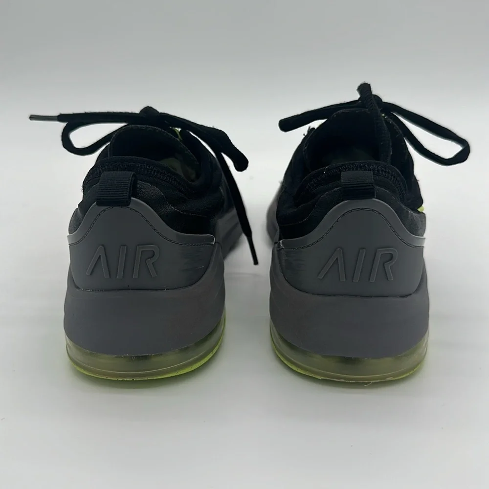 Nike Air Max Motion 2 GS Sneakers Youth Size 7 Black Volt Gray AQ2741–011